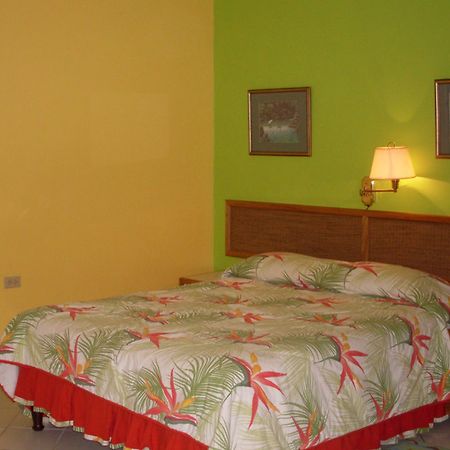 Coral Cove Marina Hotel Chaguaramas Екстер'єр фото